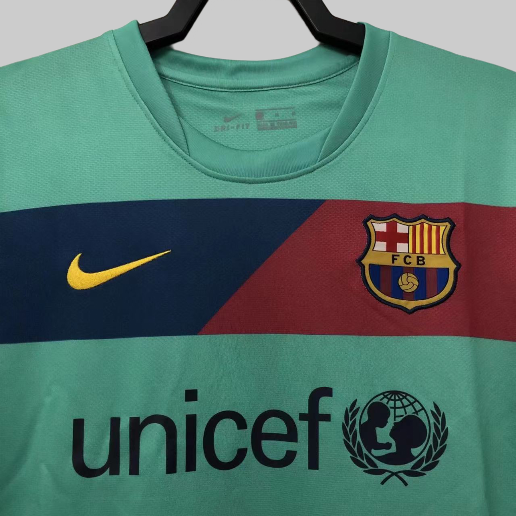 Barcelona 10/11 (Third kit)